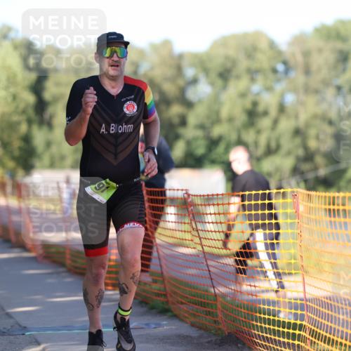 07.09.2025 - 19. Norderstedt Triathlon Michael Strokosch http://msf.ph/oto/8783034 07.09.2025 16:11:16 Laufen 491, 950, 1481 meine-sportfotos.de
