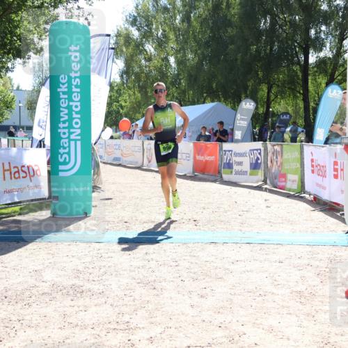 07.09.2025 - 19. Norderstedt Triathlon Zöllner http://msf.ph/oto/8783042 07.09.2025 15:02:51 Ziel 996 meine-sportfotos.de