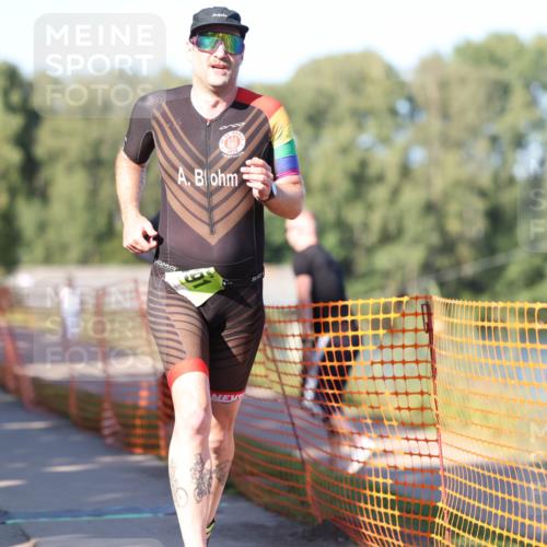 07.09.2025 - 19. Norderstedt Triathlon Michael Strokosch http://msf.ph/oto/8783043 07.09.2025 16:11:16 Laufen 491, 950, 1481 meine-sportfotos.de