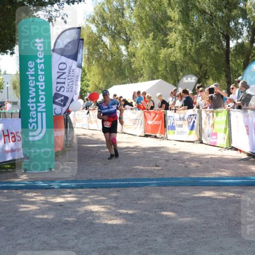 07.09.2025 - 19. Norderstedt Triathlon Zöllner http://msf.ph/oto/8783066 07.09.2025 13:03:40 Ziel 233, 1251 meine-sportfotos.de