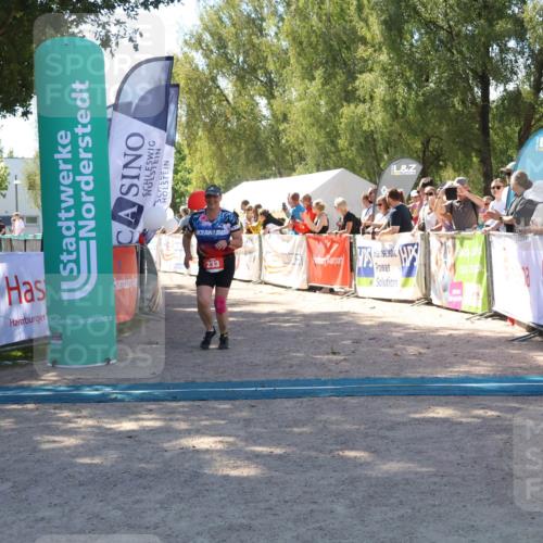 07.09.2025 - 19. Norderstedt Triathlon Zöllner http://msf.ph/oto/8783082 07.09.2025 13:03:41 Ziel 233, 1251 meine-sportfotos.de