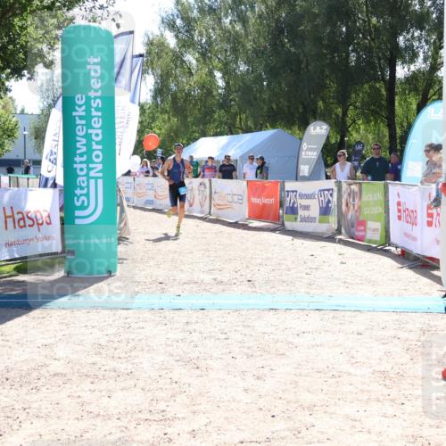 07.09.2025 - 19. Norderstedt Triathlon Zöllner http://msf.ph/oto/8783087 07.09.2025 15:05:16 Ziel 392 meine-sportfotos.de