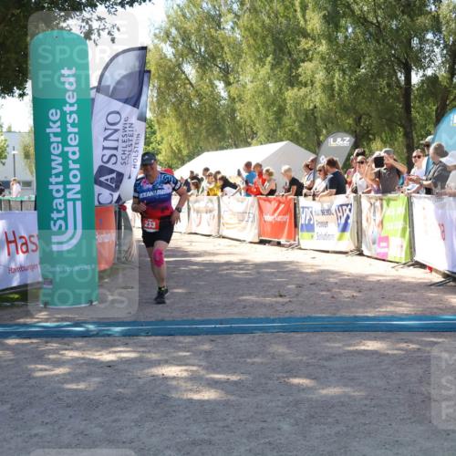 07.09.2025 - 19. Norderstedt Triathlon Zöllner http://msf.ph/oto/8783090 07.09.2025 13:03:41 Ziel 233, 1251 meine-sportfotos.de