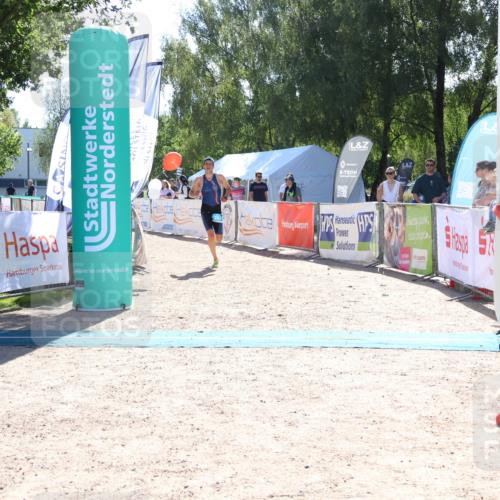 07.09.2025 - 19. Norderstedt Triathlon Zöllner http://msf.ph/oto/8783093 07.09.2025 15:05:16 Ziel 392 meine-sportfotos.de