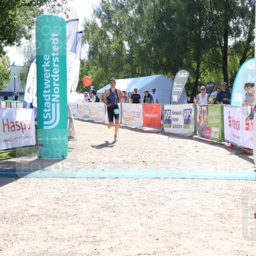 07.09.2025 - 19. Norderstedt Triathlon Zöllner http://msf.ph/oto/8783098 07.09.2025 15:05:16 Ziel 392 meine-sportfotos.de