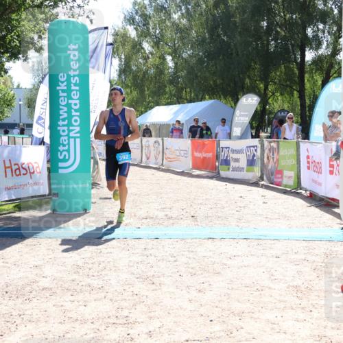07.09.2025 - 19. Norderstedt Triathlon Zöllner http://msf.ph/oto/8783136 07.09.2025 15:05:18 Ziel 392 meine-sportfotos.de