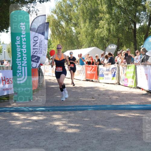07.09.2025 - 19. Norderstedt Triathlon Zöllner http://msf.ph/oto/8783143 07.09.2025 13:03:45 Ziel 233, 721, 1251 meine-sportfotos.de