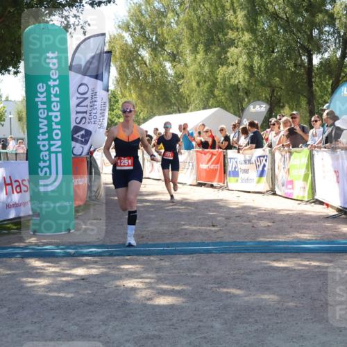 07.09.2025 - 19. Norderstedt Triathlon Zöllner http://msf.ph/oto/8783146 07.09.2025 13:03:46 Ziel 233, 721, 1251 meine-sportfotos.de