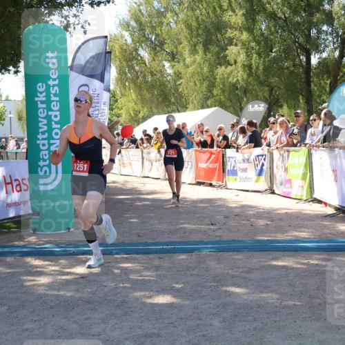 07.09.2025 - 19. Norderstedt Triathlon Zöllner http://msf.ph/oto/8783156 07.09.2025 13:03:46 Ziel 233, 721, 1251 meine-sportfotos.de