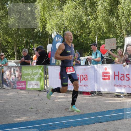 07.09.2025 - 19. Norderstedt Triathlon Zöllner http://msf.ph/oto/8783179 07.09.2025 11:51:05 Ziel 225, 1185, 1335 meine-sportfotos.de