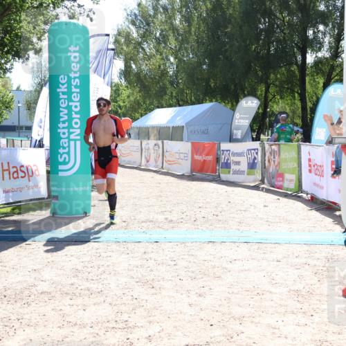 07.09.2025 - 19. Norderstedt Triathlon Zöllner http://msf.ph/oto/8783196 07.09.2025 15:07:43 Ziel 974 meine-sportfotos.de
