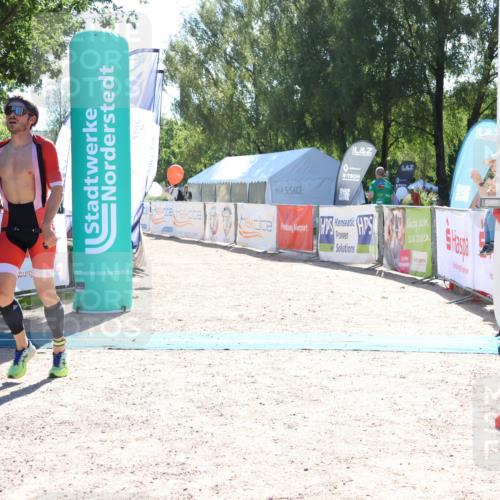 07.09.2025 - 19. Norderstedt Triathlon Zöllner http://msf.ph/oto/8783223 07.09.2025 15:07:44 Ziel 974 meine-sportfotos.de