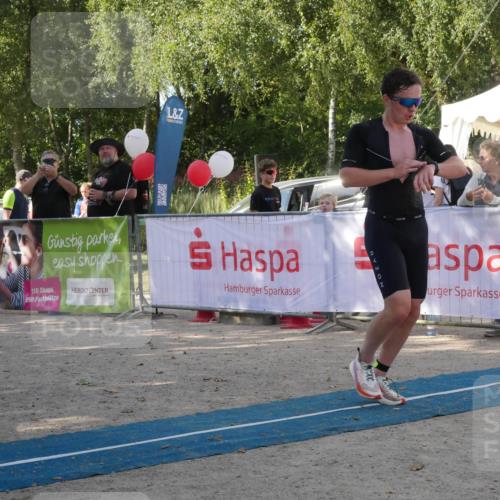 07.09.2025 - 19. Norderstedt Triathlon Zöllner http://msf.ph/oto/8783238 07.09.2025 11:51:46 Ziel 1198 meine-sportfotos.de