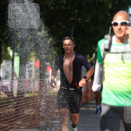 07.09.2025 - 19. Norderstedt Triathlon Michael Strokosch http://msf.ph/oto/8783242 07.09.2025 15:16:20 Laufen 911, 977, 1465, 1502 meine-sportfotos.de