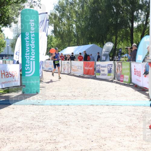 07.09.2025 - 19. Norderstedt Triathlon Zöllner http://msf.ph/oto/8783244 07.09.2025 15:08:37 Ziel 1042 meine-sportfotos.de