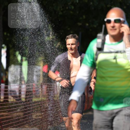 07.09.2025 - 19. Norderstedt Triathlon Michael Strokosch http://msf.ph/oto/8783252 07.09.2025 15:16:20 Laufen 911, 977, 1465, 1502 meine-sportfotos.de