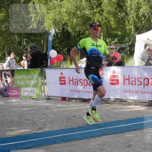07.09.2025 - 19. Norderstedt Triathlon Zöllner http://msf.ph/oto/8783271 07.09.2025 11:52:34 Ziel 200 meine-sportfotos.de