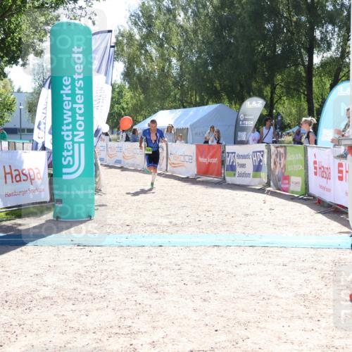 07.09.2025 - 19. Norderstedt Triathlon Zöllner http://msf.ph/oto/8783335 07.09.2025 15:11:34 Ziel 1041 meine-sportfotos.de