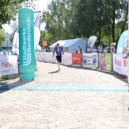 07.09.2025 - 19. Norderstedt Triathlon Zöllner http://msf.ph/oto/8783343 07.09.2025 15:11:34 Ziel 1041 meine-sportfotos.de