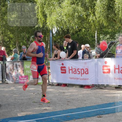 07.09.2025 - 19. Norderstedt Triathlon Zöllner http://msf.ph/oto/8783433 07.09.2025 11:54:59 Ziel 238 meine-sportfotos.de