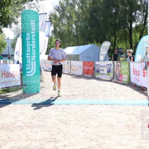 07.09.2025 - 19. Norderstedt Triathlon Zöllner http://msf.ph/oto/8783457 07.09.2025 15:11:58 Ziel 1421 meine-sportfotos.de