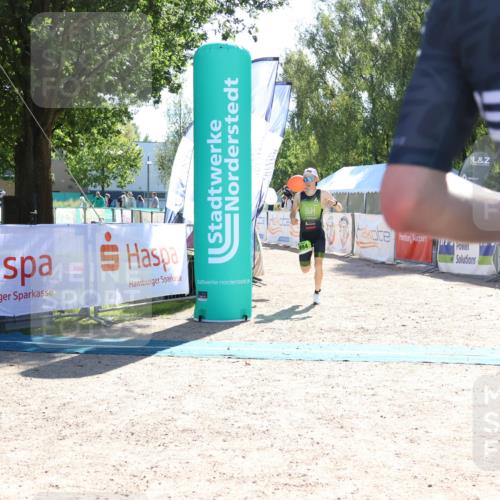 07.09.2025 - 19. Norderstedt Triathlon Zöllner http://msf.ph/oto/8783518 07.09.2025 15:14:08 Ziel 994 meine-sportfotos.de