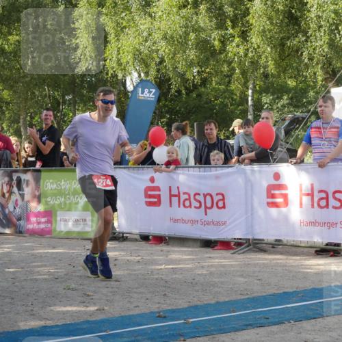 07.09.2025 - 19. Norderstedt Triathlon Zöllner http://msf.ph/oto/8783525 07.09.2025 11:57:13 Ziel 1274 meine-sportfotos.de