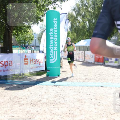 07.09.2025 - 19. Norderstedt Triathlon Zöllner http://msf.ph/oto/8783530 07.09.2025 15:14:08 Ziel 994 meine-sportfotos.de