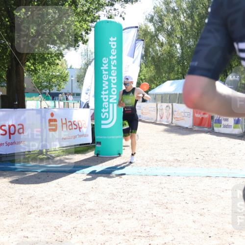07.09.2025 - 19. Norderstedt Triathlon Zöllner http://msf.ph/oto/8783540 07.09.2025 15:14:08 Ziel 994 meine-sportfotos.de