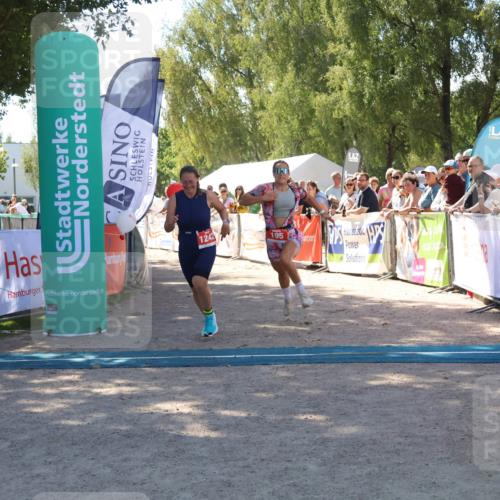 07.09.2025 - 19. Norderstedt Triathlon Zöllner http://msf.ph/oto/8783556 07.09.2025 13:05:15 Ziel 195, 1242 meine-sportfotos.de