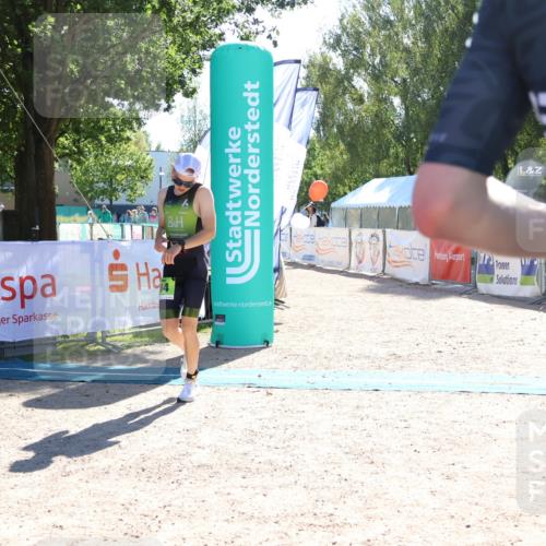 07.09.2025 - 19. Norderstedt Triathlon Zöllner http://msf.ph/oto/8783562 07.09.2025 15:14:09 Ziel 994 meine-sportfotos.de