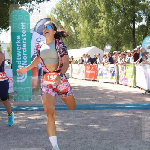 07.09.2025 - 19. Norderstedt Triathlon Zöllner http://msf.ph/oto/8783582 07.09.2025 13:05:16 Ziel 195, 1242 meine-sportfotos.de