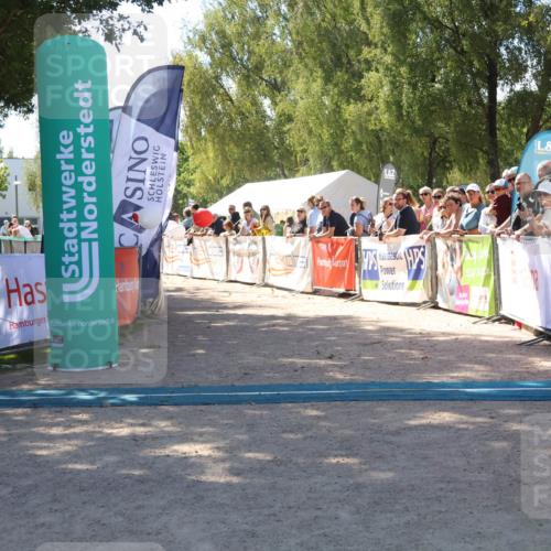 07.09.2025 - 19. Norderstedt Triathlon Zöllner http://msf.ph/oto/8783591 07.09.2025 13:05:16 Ziel 195, 1242 meine-sportfotos.de