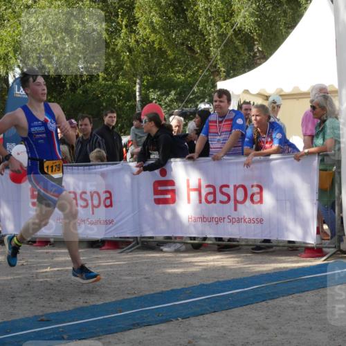 07.09.2025 - 19. Norderstedt Triathlon Zöllner http://msf.ph/oto/8783602 07.09.2025 11:58:14 Ziel 1179, 1186 meine-sportfotos.de