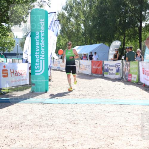 07.09.2025 - 19. Norderstedt Triathlon Zöllner http://msf.ph/oto/8783603 07.09.2025 15:14:27 Ziel 1006 meine-sportfotos.de
