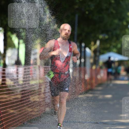 07.09.2025 - 19. Norderstedt Triathlon Michael Strokosch http://msf.ph/oto/8783606 07.09.2025 15:17:13 Laufen 961, 967 meine-sportfotos.de