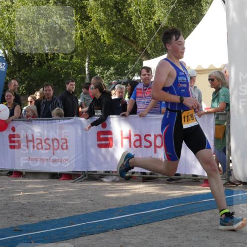 07.09.2025 - 19. Norderstedt Triathlon Zöllner http://msf.ph/oto/8783607 07.09.2025 11:58:15 Ziel 1179, 1186, 1211 meine-sportfotos.de