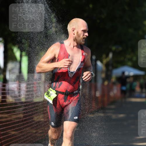 07.09.2025 - 19. Norderstedt Triathlon Michael Strokosch http://msf.ph/oto/8783631 07.09.2025 15:17:14 Laufen 961, 967 meine-sportfotos.de