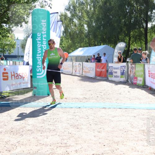 07.09.2025 - 19. Norderstedt Triathlon Zöllner http://msf.ph/oto/8783633 07.09.2025 15:14:28 Ziel 1006 meine-sportfotos.de