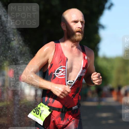 07.09.2025 - 19. Norderstedt Triathlon Michael Strokosch http://msf.ph/oto/8783659 07.09.2025 15:17:15 Laufen 879, 961 meine-sportfotos.de