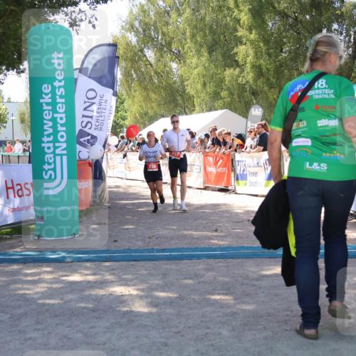 07.09.2025 - 19. Norderstedt Triathlon Zöllner http://msf.ph/oto/8783663 07.09.2025 13:05:53 Ziel 737, 738 meine-sportfotos.de