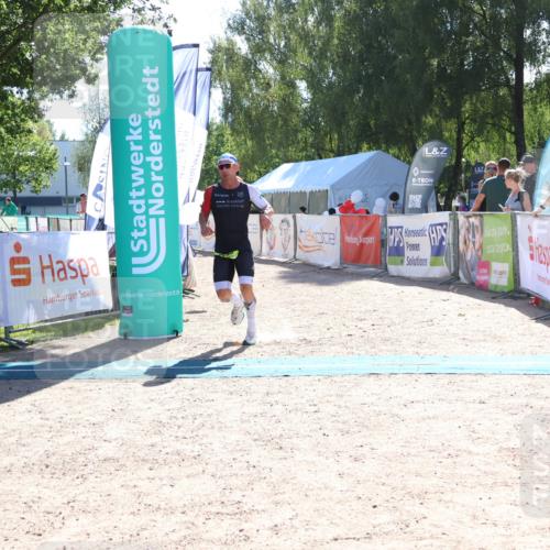 07.09.2025 - 19. Norderstedt Triathlon Zöllner http://msf.ph/oto/8783665 07.09.2025 15:14:37 Ziel 969 meine-sportfotos.de