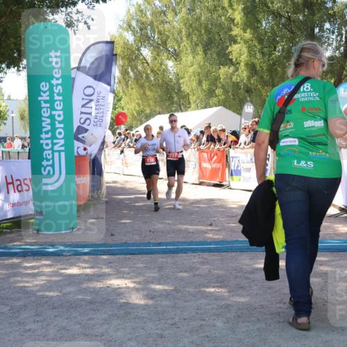 07.09.2025 - 19. Norderstedt Triathlon Zöllner http://msf.ph/oto/8783667 07.09.2025 13:05:53 Ziel 737, 738 meine-sportfotos.de
