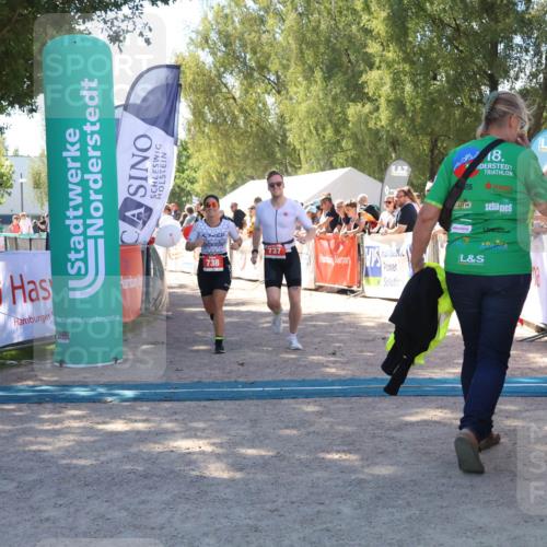 07.09.2025 - 19. Norderstedt Triathlon Zöllner http://msf.ph/oto/8783674 07.09.2025 13:05:54 Ziel 737, 738 meine-sportfotos.de