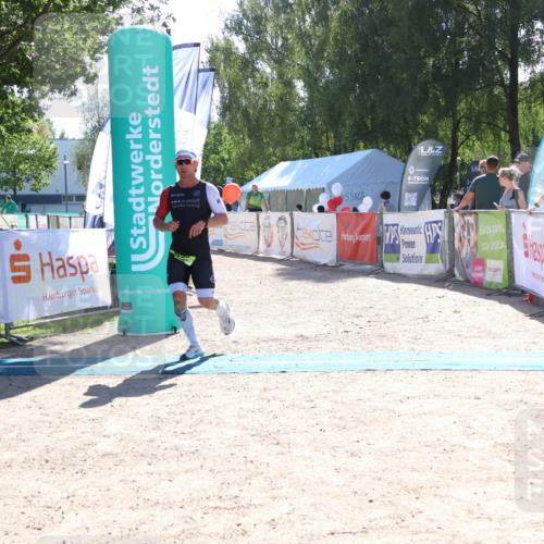 07.09.2025 - 19. Norderstedt Triathlon Zöllner http://msf.ph/oto/8783676 07.09.2025 15:14:38 Ziel 969 meine-sportfotos.de