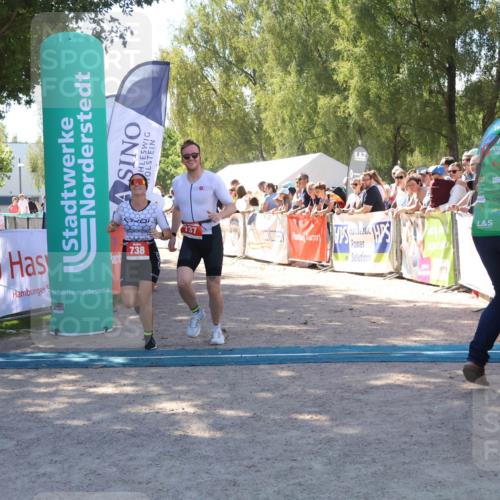 07.09.2025 - 19. Norderstedt Triathlon Zöllner http://msf.ph/oto/8783687 07.09.2025 13:05:55 Ziel 737, 738 meine-sportfotos.de