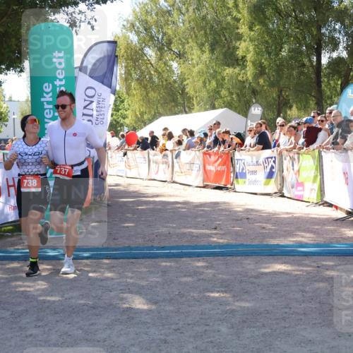 07.09.2025 - 19. Norderstedt Triathlon Zöllner http://msf.ph/oto/8783695 07.09.2025 13:05:55 Ziel 737, 738 meine-sportfotos.de