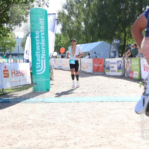 07.09.2025 - 19. Norderstedt Triathlon Zöllner http://msf.ph/oto/8783732 07.09.2025 15:14:43 Ziel 388, 969 meine-sportfotos.de