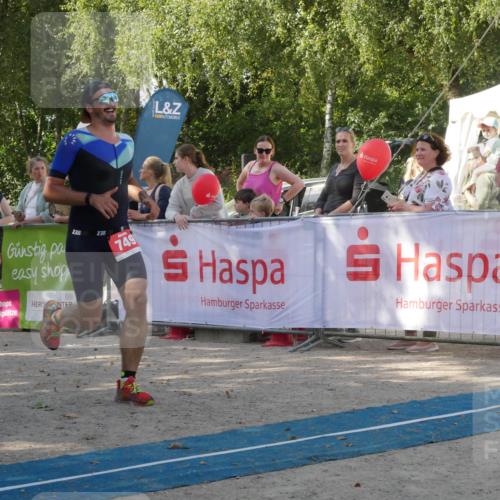 07.09.2025 - 19. Norderstedt Triathlon Zöllner http://msf.ph/oto/8783738 07.09.2025 12:00:48 Ziel 749, 1184 meine-sportfotos.de