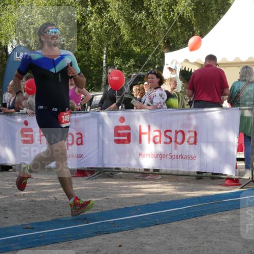 07.09.2025 - 19. Norderstedt Triathlon Zöllner http://msf.ph/oto/8783745 07.09.2025 12:00:48 Ziel 749, 1184 meine-sportfotos.de